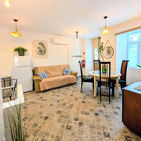 Gato, Charming Portuguese Style For Rent, Vida A Portuguesa Apartament Portimão