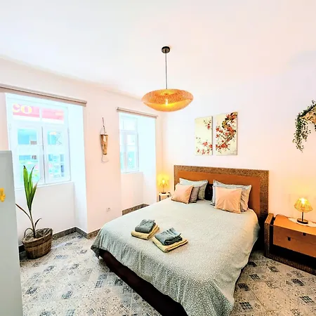 شقة Gato, Charming Portuguese Style For Rent, Vida A Portuguesa *