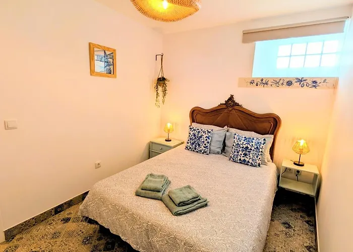 Gato, Charming Portuguese Style For Rent, Vida A Portuguesa Portimão