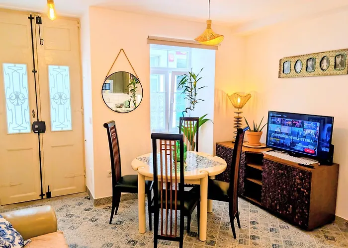 Gato, Charming Portuguese Style For Rent, Vida A Portuguesa Apartment